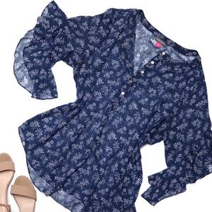 VINCE CAMUTO Ruffle Sleeve Blue Floral Top - Sz L